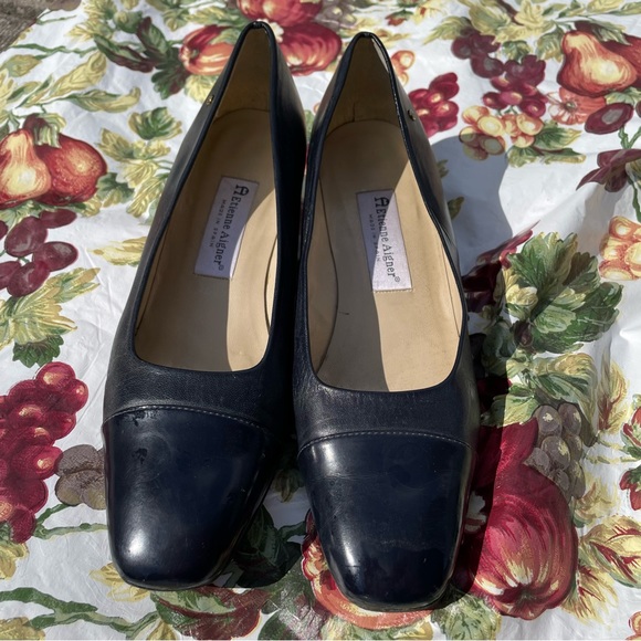 Etienne Aigner leather cap toe block heel pumps dark navy blue Size 9/9.5 - Picture 3 of 7